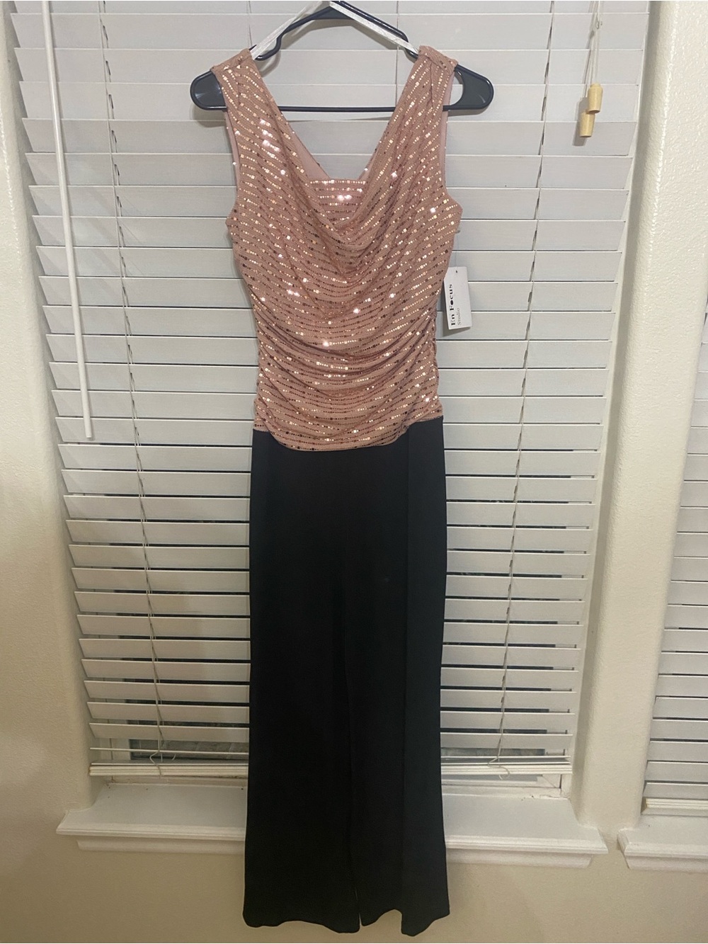En Focus Studio Sleeveless Rose Gold Sequin Top Evening Jumpsuit Size 6 NWT
